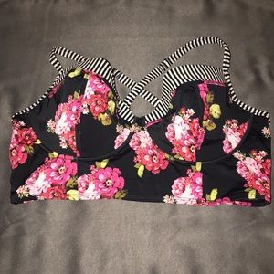 Torrid Plus Size Bikini Top Size: 2